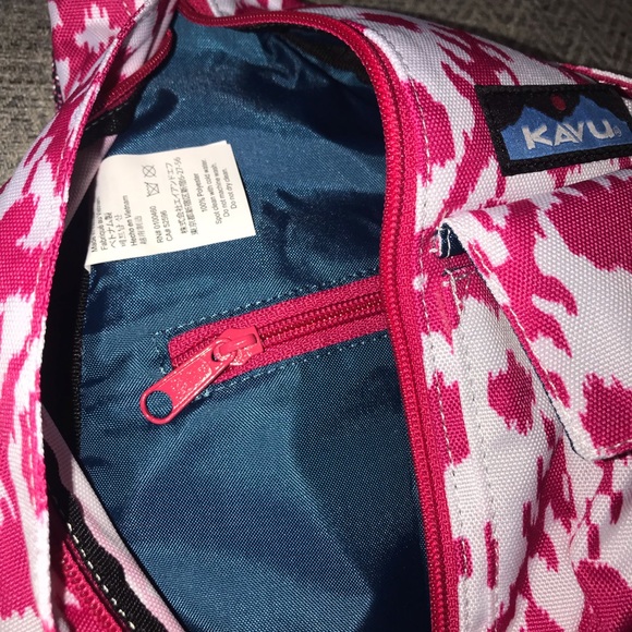 NEW Kavu Rope Sling Bag In Pink Blot - Picture 7 of 7